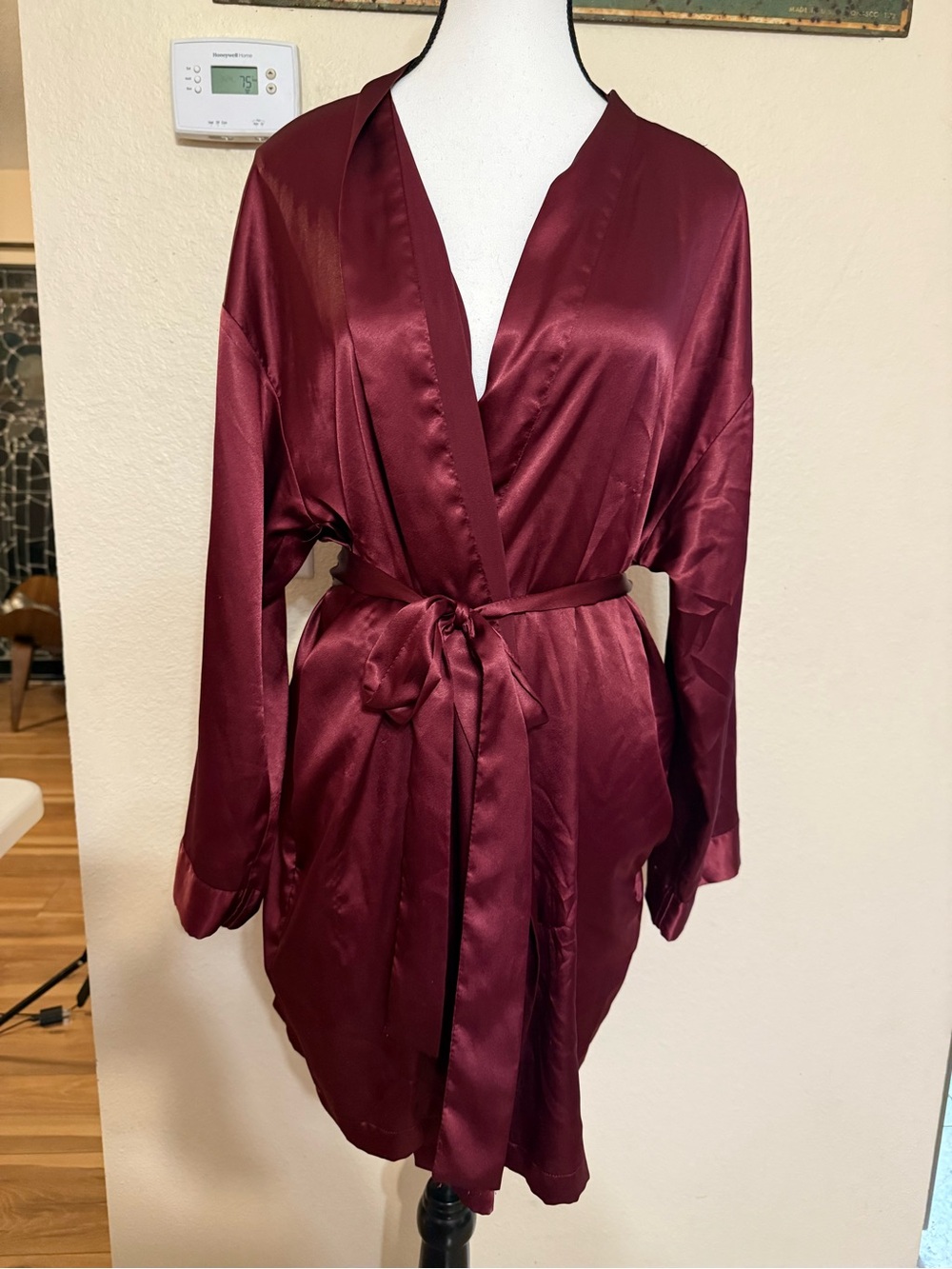 VTG Victoria’s Secret VS Burgundy One Size Polyester Robe Y2K